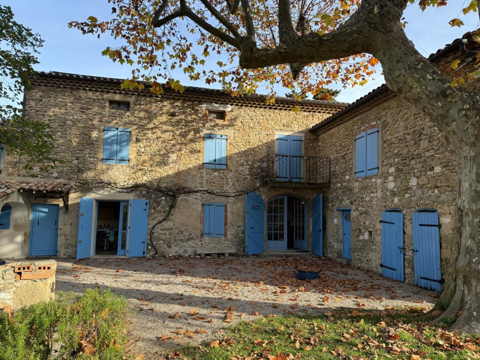 Intendance dans un Mas dans la Drôme Provençale